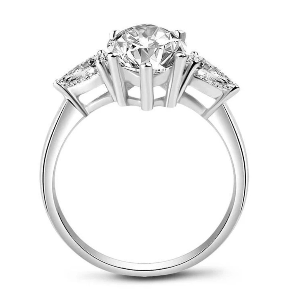Vosali Moissanite Ring